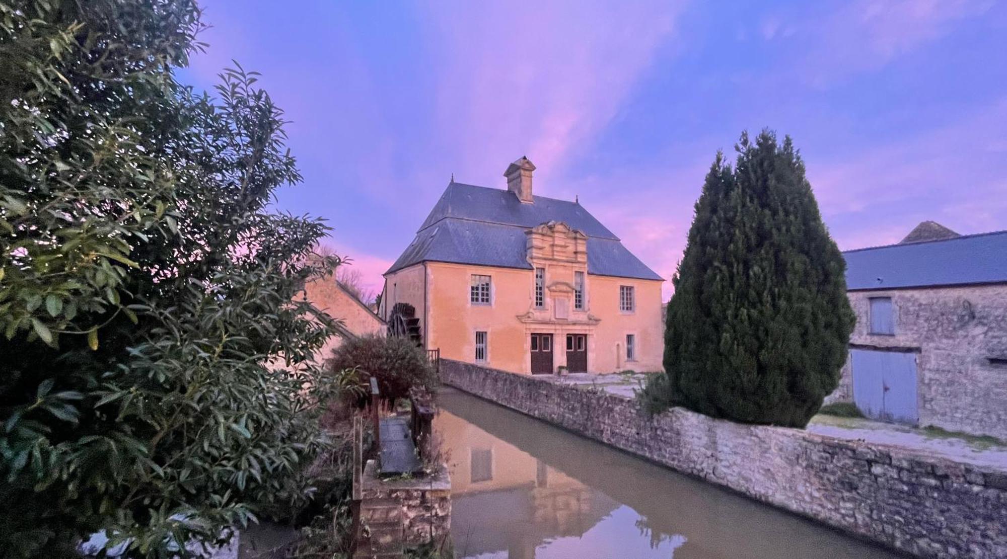 TrevieresLe Beau Moulin住宿加早餐旅馆 外观 照片